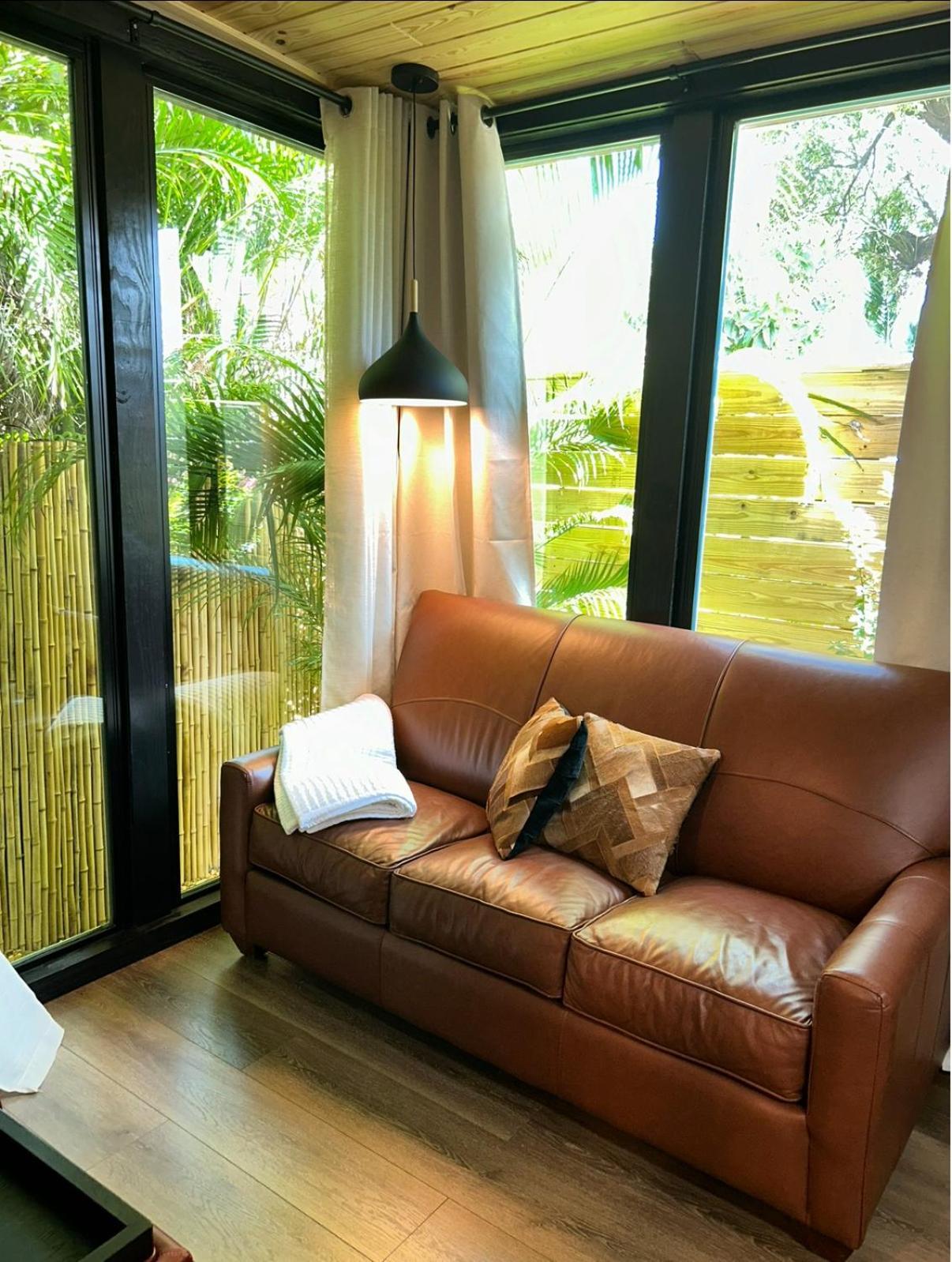 Sweet Tiny Cabin แทมปา ภายนอก รูปภาพ